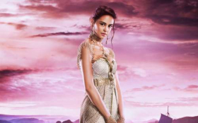 Bogowie Egiptu (2016) Gods of Egypt 012 Courtney Eaton jako Zaya