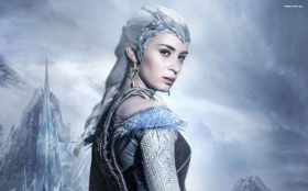 Lowca i Krolowa Lodu (2016) The Huntsman Winters War 003 Emily Blunt jako Krolowa Freya