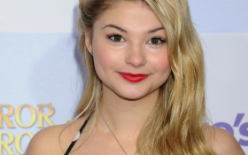 Stefanie Scott 005