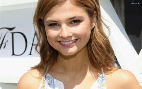 Stefanie Scott 006