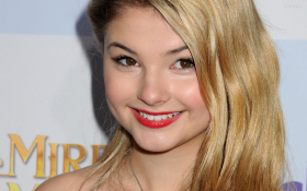 Stefanie Scott 007