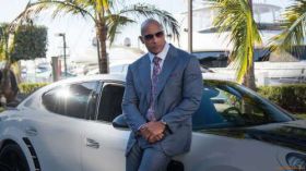 Ballers 2015 TV 002 Dwayne Johnson jako Spencer Strasmore