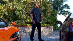 Ballers 2015 TV 008 Dwayne Johnson jako Spencer Strasmore