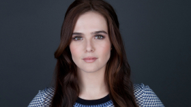 Zoey Deutch 017