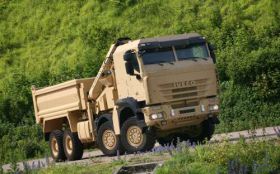 Samochod ciezarowy Iveco 017 Trakker