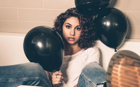 Alessia Cara 003