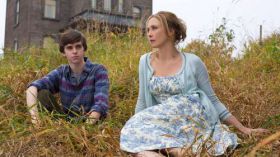 Bates Motel 007 Norman i Norma Bates