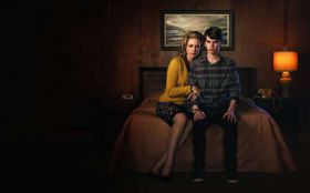 Bates Motel 023 Norman i Norma Bates