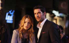 Lucyfer 004 Lauren German jako Chloe Decker, Tom Ellis jako Lucifer Morningstar