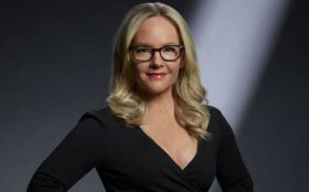 Lucyfer 019 Rachael Harris jako Dr Linda Martin