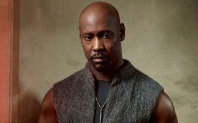 Lucyfer 027 D.B. Woodside jako Amenadiel