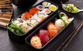 Sushi 066 Kuchnia Japonska, Paleczki, Wasabi