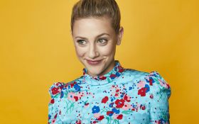 Riverdale (2017-) TV 040 Lili Reinhart jako Betty Cooper