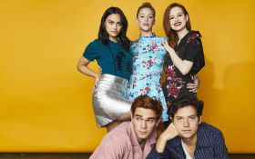 Riverdale (2017-) TV 055 Camila Mendes, Lili Reinhart, Madelaine Petsch, K.J. Apa, Cole Sprouse