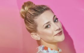 Riverdale (2017-) TV 057 Lili Reinhart jako Betty Cooper