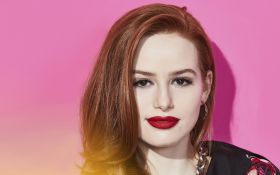 Riverdale (2017-) TV 064 Madelaine Petsch jako Cheryl Blossom