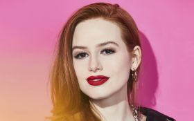 Riverdale (2017-) TV 065 Madelaine Petsch jako Cheryl Blossom