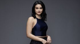 Riverdale (2017) TV 005 Camila Mendes jako Veronica Lodge