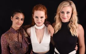 Riverdale (2017) TV 009 Veronica Lodge, Cheryl Blossom, Betty Cooper