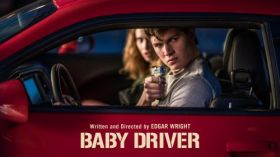 Baby Driver (2017) 001 Ansel Elgort jako Baby, Lily James jako Debora