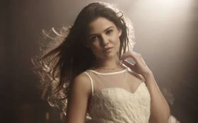 The Originals 2013 TV 032 Danielle Campbell jako Davina Claire