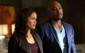 Rosewood 2015 TV 013 Jaina Lee Ortiz, Morris Chestnut