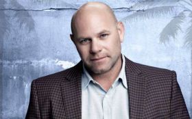 Rosewood 2015 TV 041 Domenick Lombardozzi jako Kapitan Ira Hornstock