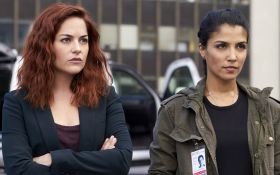 Okup (2017) TV Ransom 007 Sarah Greene jako Maxine Carlson, Nazneen Contractor jako Zara Hallam