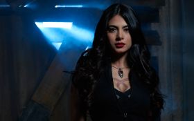 Shadowhunters (2016) TV 020 Emeraude Toubia jako Isabelle Lightwood