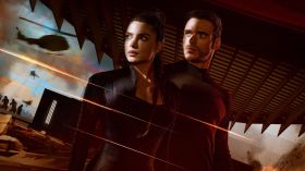 Citadel (Serial TV 2023) 003 Priyanka Chopra Jonas jako Nadia Sinh, Richard Madden jako Mason Kane