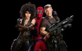 Deadpool 2 2018 002 Zazie Beetz jako Domino, Ryan Reynolds jako Deadpool, Josh Brolin jako Cable