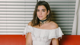 Dua Lipa 010