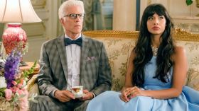 Dobre miejsce (2016) serial TV - The Good Place 016 Ted Danson jako Michael, Jameela Jamil jako Tahani Al-Jamil