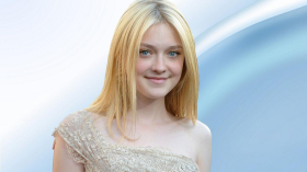 Dakota Fanning 028