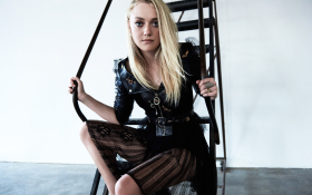 Dakota Fanning 048