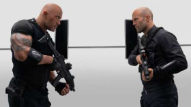 Szybcy i wsciekli Hobbs i Shaw (2019) Fast & Furious presents Hobbs & Shaw 009 Dwayne Johnson jako Luke Hobbs, Jason Statham jako Deckard Shaw