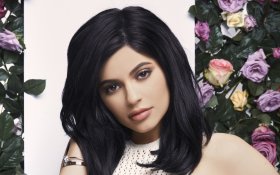 Kylie Jenner 087 Kwiaty