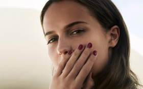 Alicia Vikander 048