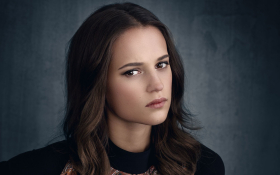 Alicia Vikander 049