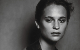 Alicia Vikander 050