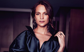 Alicia Vikander 053