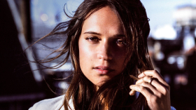 Alicia Vikander 066