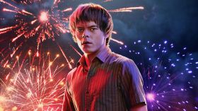 Stranger Things (2016) Serial TV 039 Sezon 3 Charlie Heaton jako Jonathan Byers