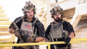 Seal Team (2017) Serial TV 014 David Boreanaz jako Jason Hayes, A.J. Buckley jako Sonny Quinn