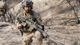 Seal Team (2017) Serial TV 016 Neil Brown Jr jako Ray Perry