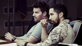 Seal Team (2017) Serial TV 020 David Boreanaz jako Jason Hayes, Neil Brown Jr jako Ray Perry