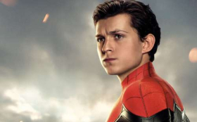 Spider-Man Daleko od domu (2019) Spider-Man Far From Home 046 Tom Holland jako Peter Parker i Spider-Man