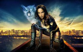 Legends of Tomorrow - Serial TV 017 Maisie Richardson-Sellers jako Amaya Jiwe - Vixen - Charlie