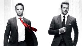 W garniturach (2011-2019) Suits Serial TV 007 Patrick J. Adams jako Michael James Ross, Gabriel Macht jako Harvey Reginald Specter