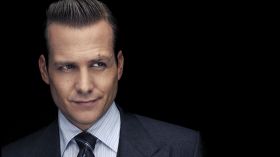 W garniturach (2011-2019) Suits Serial TV 013 Gabriel Macht jako Harvey Reginald Specter